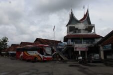 Pascabanjir Arosuka, 30 Bus AKAP Tetap Layani Penumpang di Solok