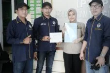 DPP KAMPUD saat menyerahkan laporan dugaan pengadaan alkes RSUD KH Ahmad Hanafiah Lampung Timur ke Kejati Lampung, Senin (31/8/2026).