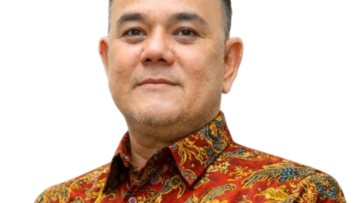 T.R. Fahsul Falah saat mengikuti kegiatan kedinasan di lingkungan pemerintahan.