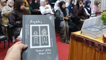 Bedah buku Ayah, Temui Aku Hari Ini karya Yusrina Sri dalam rangkaian Festival Literasi Kota Payakumbuh 2026, Selasa (13/10/2026).