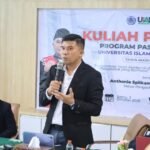 Ketua PN Sinjai Anthonie Spilkam Mona menjadi pemateri Kuliah Perdana Semester Ganjil 2026/2027 Pascasarjana UIAD Sinjai di Aula K.H. Ahmad Dahlan UIAD Sinjai, Sabtu (3/10/2026).
