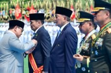 Prabowo Anugerahkan Bintang Mahaputera kepada Tujuh Tokoh TNI