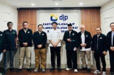 Kepala Kanwil DJP Sulselbartra Imanul Hakim menerima kunjungan Pengda IKPI Sulselbartra-Maluku-Papua dan IKPI Cabang Makassar di Makassar, 5 Oktober 2026.