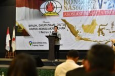Wapres Gibran Rakabuming saat membuka Kongres Nasional ke-V API di Tangerang, Banten, Kamis, 8 Oktober 2026.