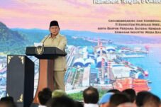 Presiden Prabowo Subianto saat menghadiri ekspor perdana baterai kendaraan listrik di kawasan Indonesia Weda Bay Industrial Park (IWIP), Kabupaten Halmahera Tengah, Maluku Utara, Kamis, 8 Oktober 2026.