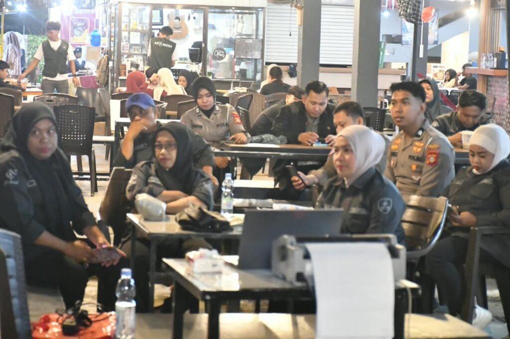 Jajaran Pemerintah Kabupaten Sinjai bersama UPT Samsat Sinjai, PT Jasa Raharja, dan Polres Sinjai dalam kegiatan sosialisasi layanan Samami dan program keringanan pajak kendaraan.