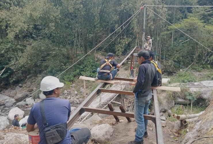 Pembangunan jembatan melalui program Jembatan Menuju Surga di Benteng Senggang, Bulukumba.