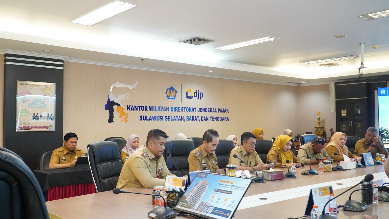 Rapat koordinasi DJP Sulselbartra dan Pemkab Jeneponto membahas pertukaran data ILAP.