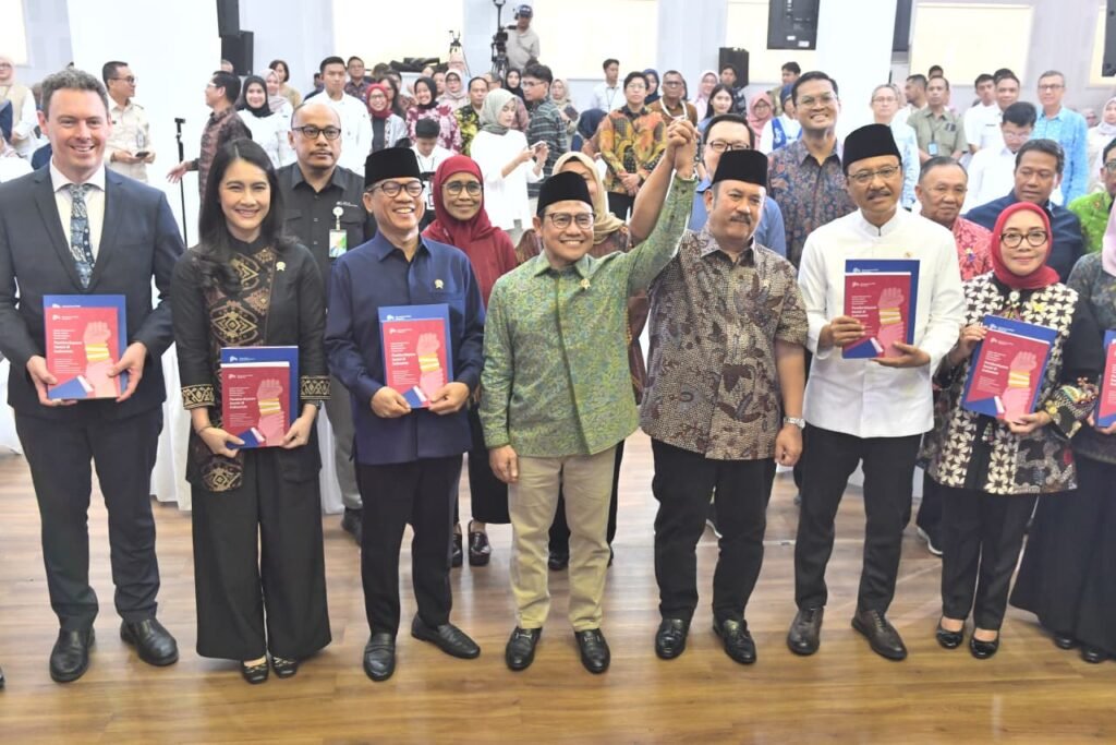 Kemendes PDT siap memperkuat kolaborasi lintas kementerian untuk memberdayakan masyarakat desa dan mempercepat pengentasan kemiskinan menuju Indonesia Emas 2045.