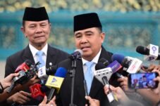 Para wakil menteri Kabinet Merah Putih saat memberikan keterangan pers di Istana Negara, Jakarta.