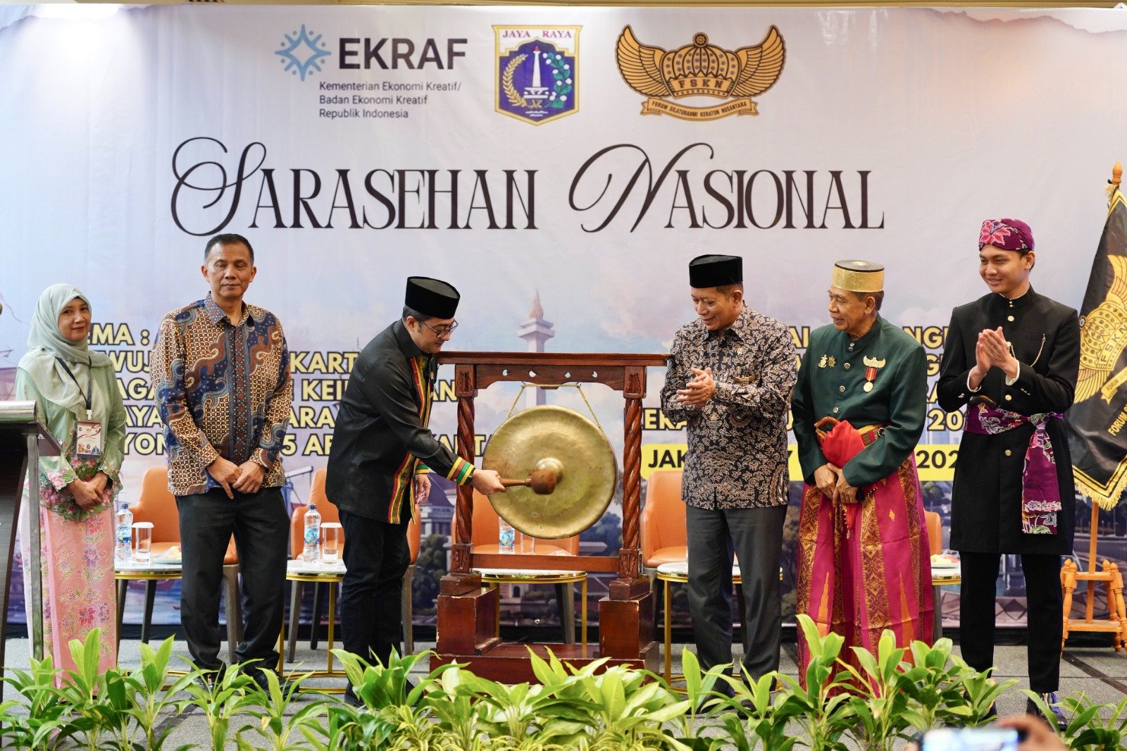 Teuku Riefky Harsya membuka Sarasehan Nasional Keraton Nusantara dan Musyawarah Agung Raja-Sultan Nusantara FSKN 2026 di Jakarta.