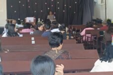 Ipda Deddy Pareanto menyampaikan pesan bahaya narkoba kepada jemaat Gereja Toraja Jemaat Parepare.