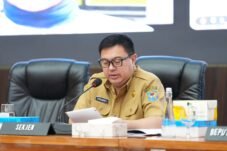Tomsi Tohir membahas evaluasi kenaikan harga cabai dalam rapat koordinasi pengendalian inflasi Kemendagri.