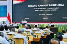 Mendagri Tito Hadiri Sidang Kabinet, Prabowo Tekankan Kekompakan dan Kerja Sama Tim