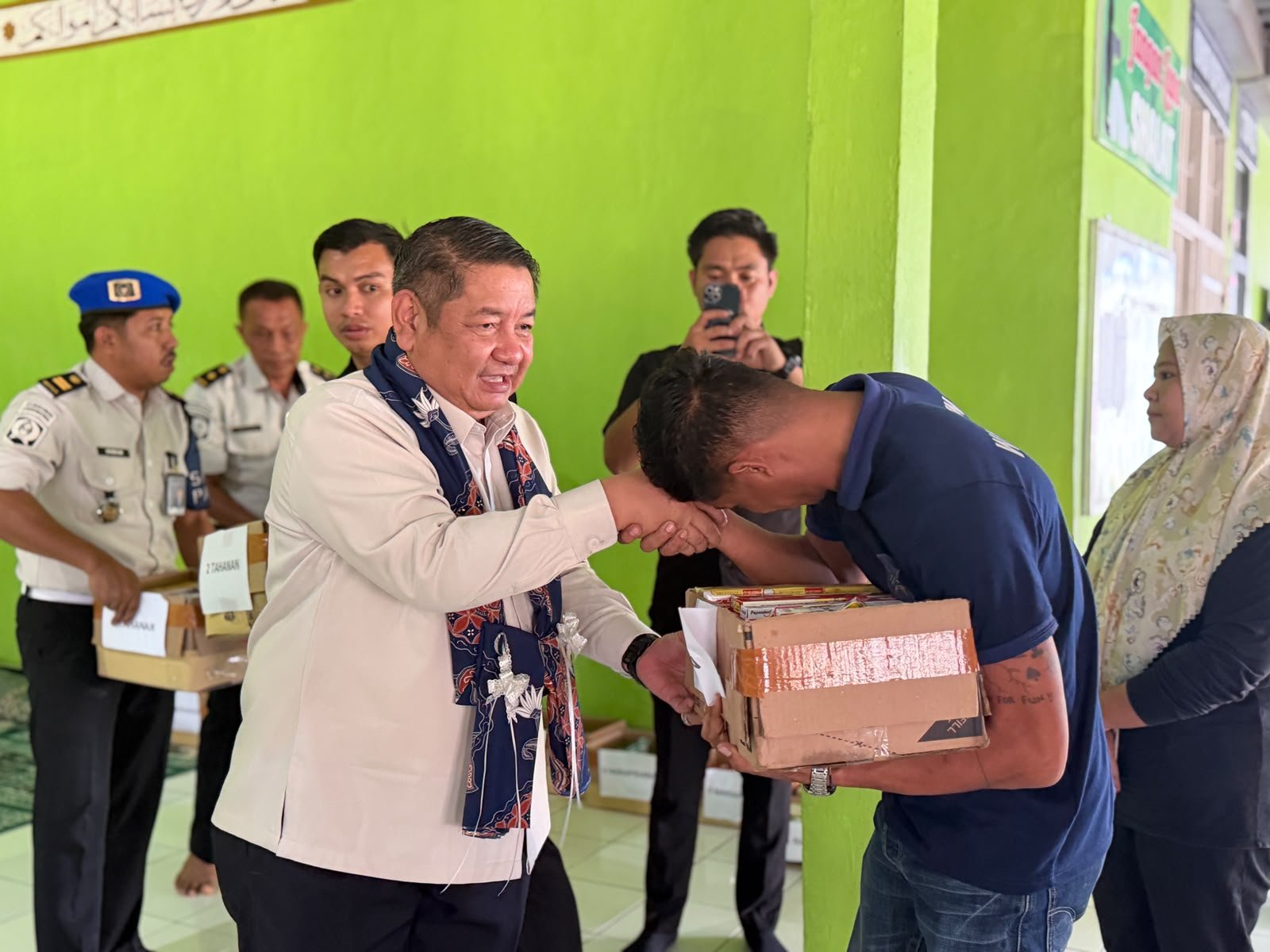 Pengarahan kepada warga binaan Rutan Sinjai dalam kunjungan Kanwil Ditjenpas Sulawesi Selatan.