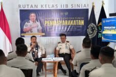 Penguatan integritas dan kedisiplinan petugas Rutan Sinjai dalam kunjungan Kanwil Ditjenpas Sulawesi Selatan.