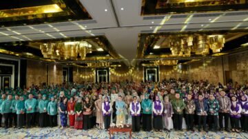 Foto bersama peserta Rapat Penguatan Tata Kelola Dekranas, TP PKK, dan TP Posyandu se-Indonesia Bagian Tengah di Denpasar, Bali, pada 22 Oktober 2026. Pertemuan membahas penggabungan rapat kerja, efisiensi anggaran, penguatan regulasi, koordinasi, dan keberlanjutan program.
