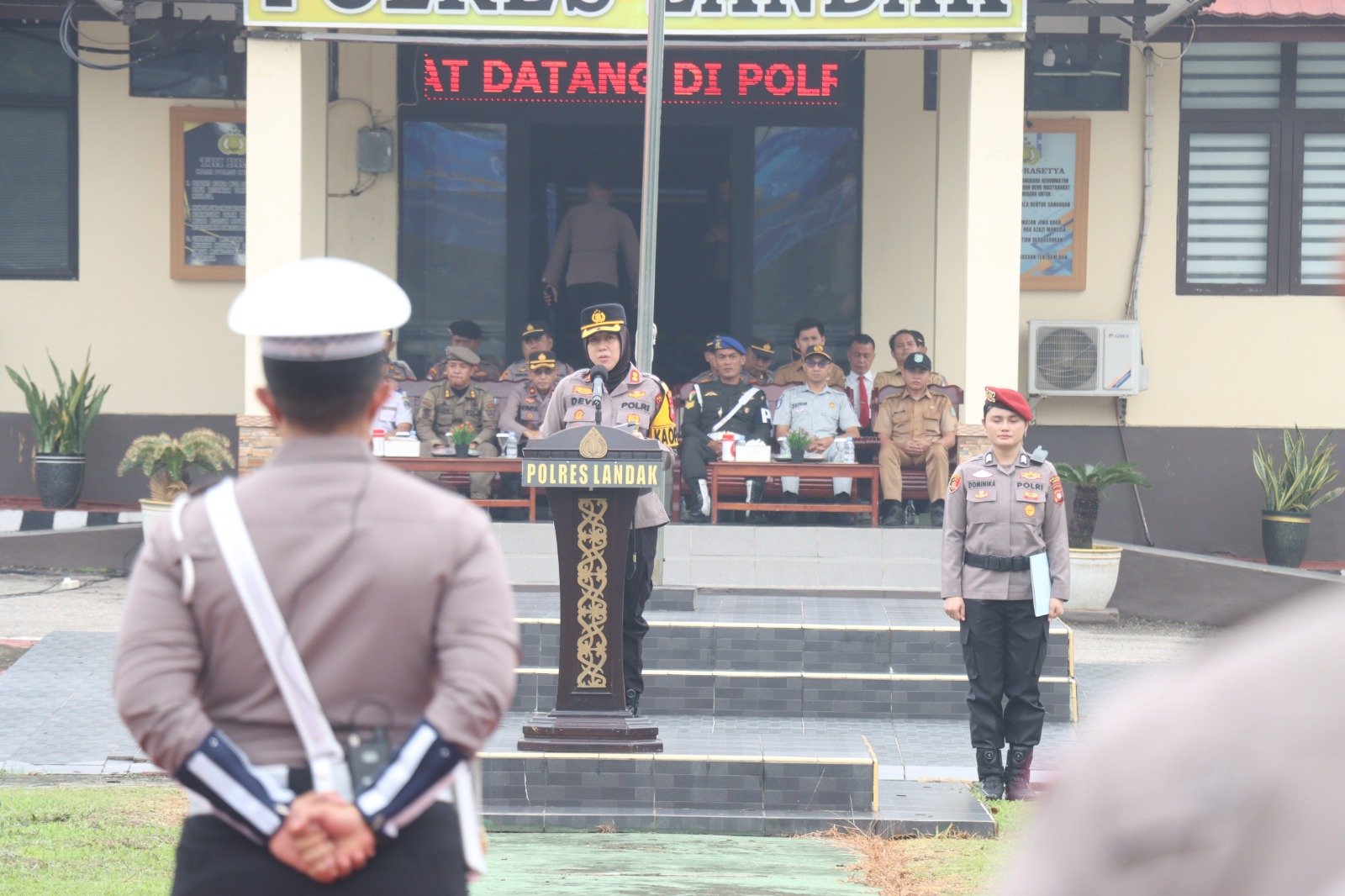 Apel Gelar Pasukan Operasi Patuh Kapuas 2026 di Kabupaten Landak pada 26 Oktober 2026.