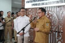 Tito Karnavian dan Sugiono membahas pemulihan pascabencana Sumatera di Jakarta