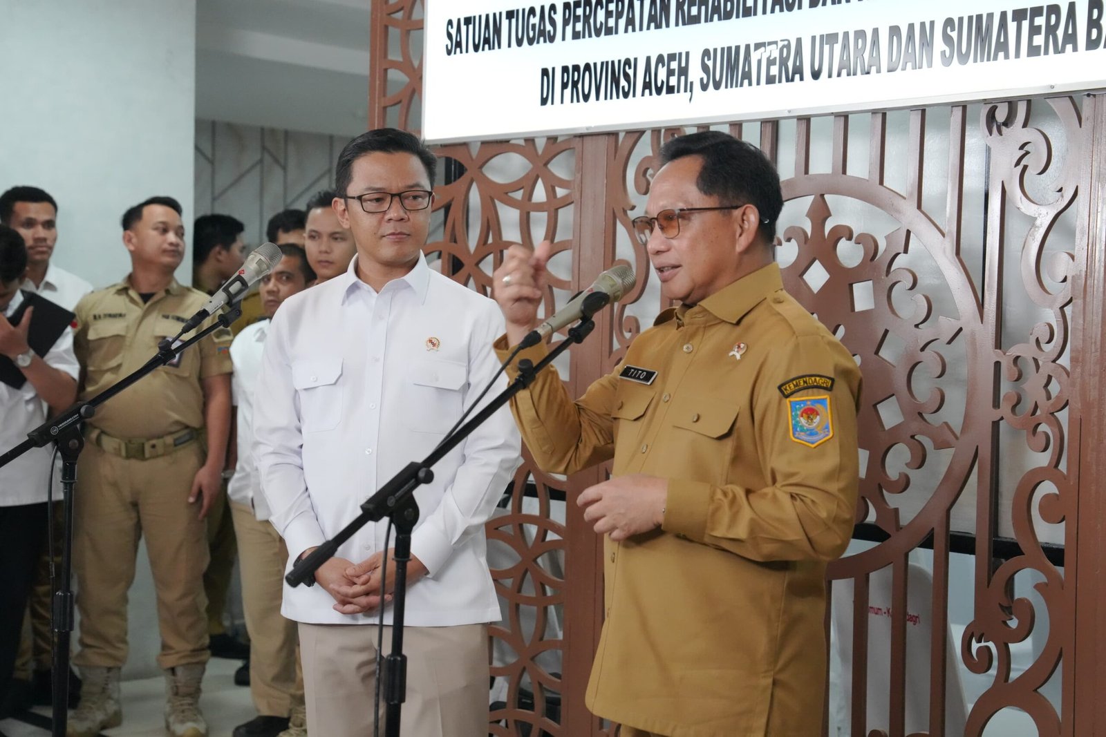 Tito Karnavian dan Sugiono membahas pemulihan pascabencana Sumatera di Jakarta