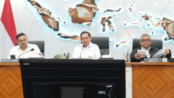 Rapat Satgas PRR membahas pemulihan infrastruktur dan UMKM pascabencana Sumatera hingga 2028.