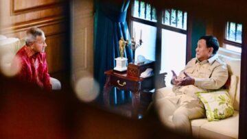 Photo: Presiden Prabowo Subianto (kanan) saat menerima kunjungan Menteri Luar Negeri Singapura Vivian Balakrishnan di kediamannya di Hambalang, Kabupaten Bogor, Rabu (28/10/2026).