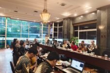 TR Fahsul Falah, Kepala Pusat Strategi Kebijakan Kewilayahan, Kependudukan dan Pelayanan Publik BSKDN Kementerian Dalam Negeri, dalam rapat persiapan workshop elektrifikasi kendaraan operasional pemerintah di Hotel Horison Ultima Menteng, Jakarta, Kamis (29/10/2026).