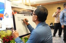 Wakil Menteri Dalam Negeri Bima Arya Sugiarto dalam peluncuran buku Menjaga Roda Pemerintahan di Masa Transisi di Hotel Aryaduta Menteng, Jakarta, Kamis (29/10/2026).