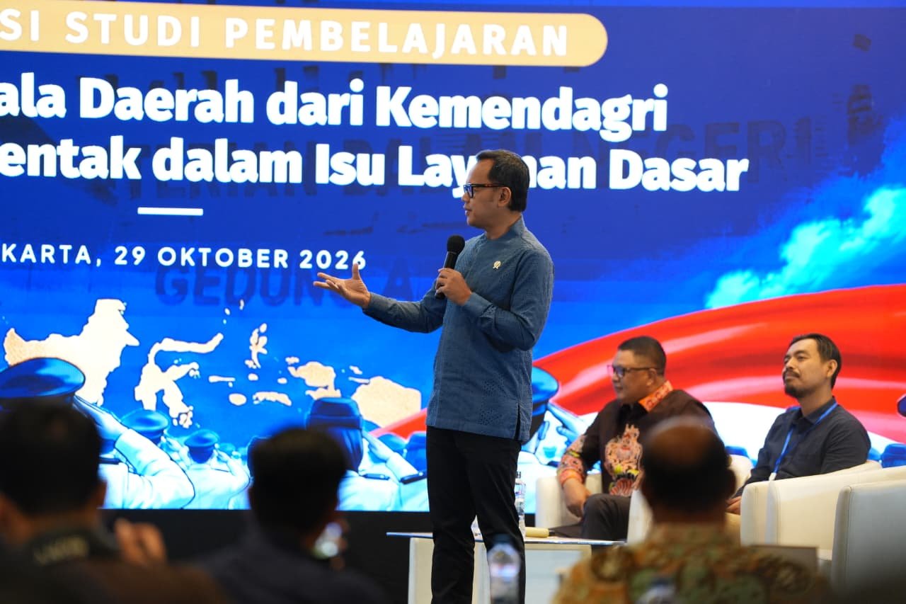 Wakil Menteri Dalam Negeri Bima Arya Sugiarto saat memberikan sambutan pada Forum Diseminasi Studi Pembelajaran Penjabat Kepala Daerah di Hotel Aryaduta, Jakarta, Kamis (29/10/2026).