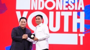 Wamendagri Akhmad Wiyagus Bersama Menpora Erick Thohir di Indonesia Youth Summit 2026