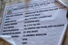 Papan proyek Rehabilitasi DI Apparang Hulu, Kabupaten Sinjai, dengan nilai kontrak Rp3,315 miliar dari APBD 2023.