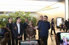 KPK dan Imigrasi bekerja sama dalam pemulangan warga negara Thailand yang terkait dugaan suap proyek pengadaan lintas negara.