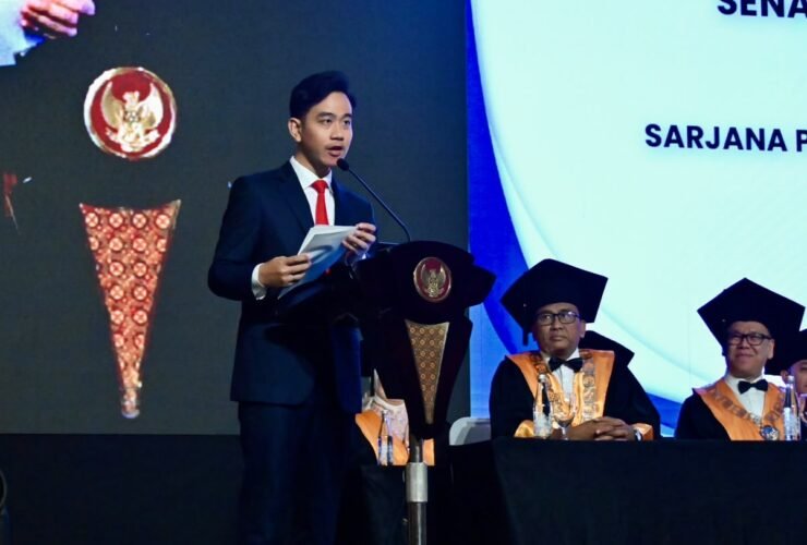 Wakil Presiden Gibran Rakabuming menghadiri Wisuda Institut Pariwisata Trisakti di Jakarta, 13 Oktober 2026.