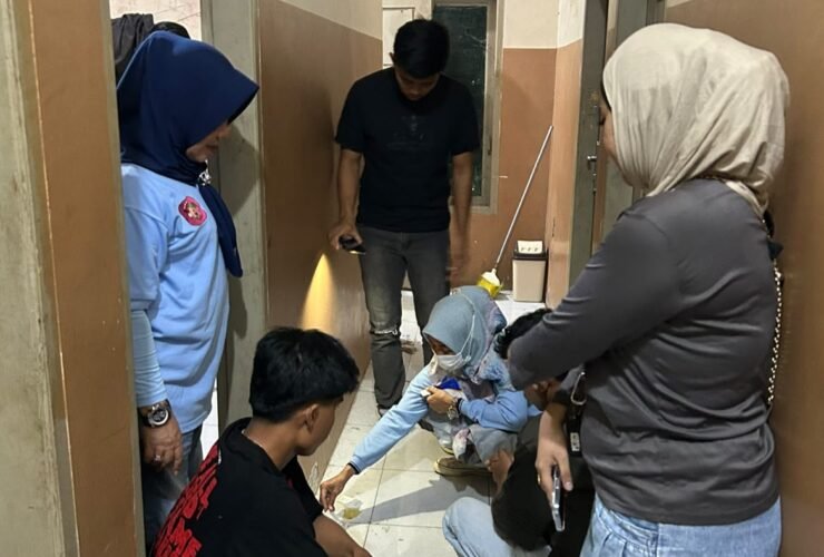 Personel gabungan Polres Sinjai dan BNK Sinjai melaksanakan razia di sejumlah lokasi di Kabupaten Sinjai.