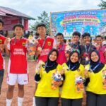 Apresiasi prestasi siswa SMAN 1 2x11 Enam Lingkung pada Porprov XVI Sumatera Barat 2026 di cabang cricket dan futsal.