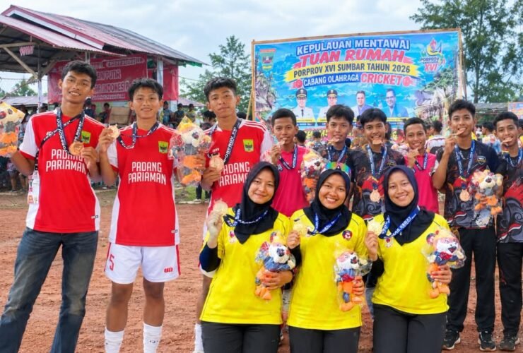 Apresiasi prestasi siswa SMAN 1 2x11 Enam Lingkung pada Porprov XVI Sumatera Barat 2026 di cabang cricket dan futsal.