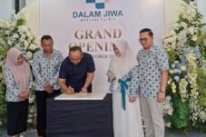 Bupati Ngawi Ony Anwar Harsono menghadiri peresmian Klinik Dalam Jiwa di Kecamatan Geneng.