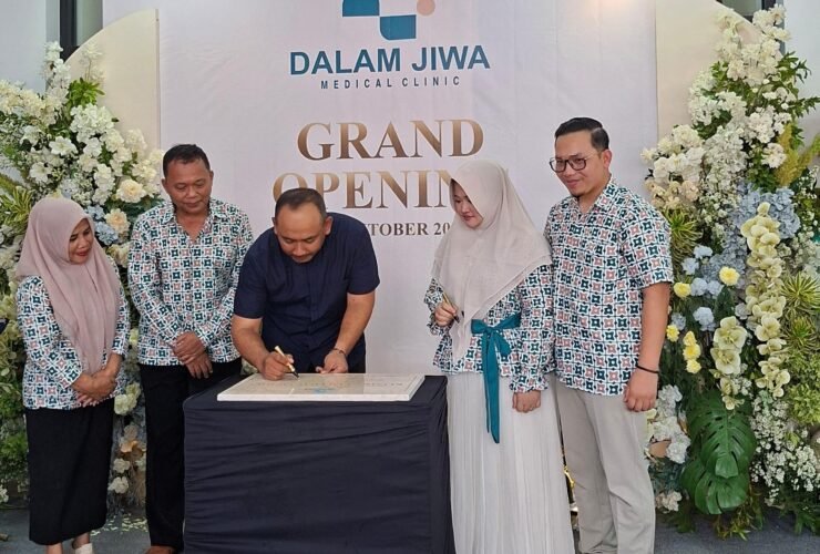 Bupati Ngawi Ony Anwar Harsono menghadiri peresmian Klinik Dalam Jiwa di Kecamatan Geneng.