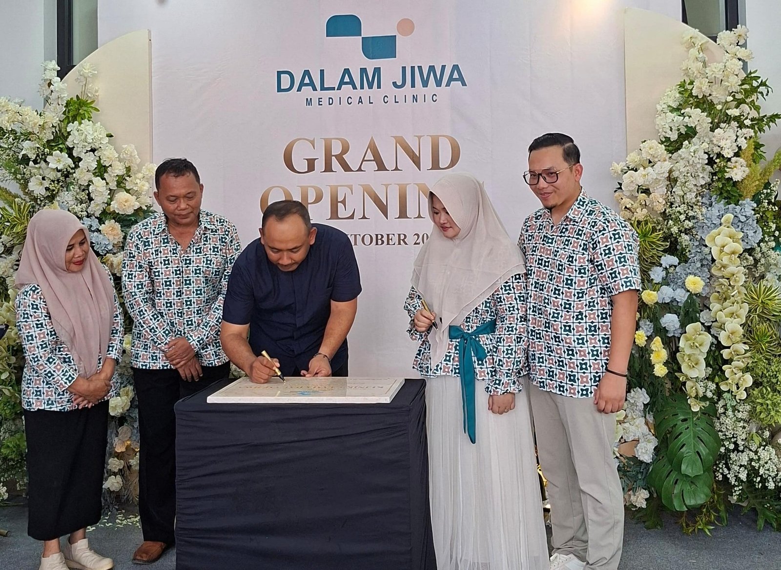 Bupati Ngawi Ony Anwar Harsono menghadiri peresmian Klinik Dalam Jiwa di Kecamatan Geneng.