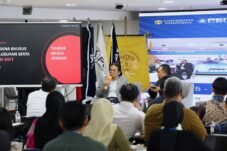 Wakil Ketua KPK Johanis Tanak saat memberikan materi dalam Pendidikan Khusus Profesi Advokat Profesional Angkatan I Tahun 2026.